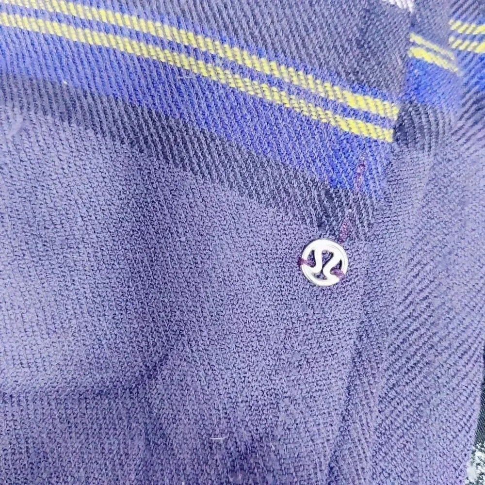 lululemon navy plaid wrap - Picture 2 of 12